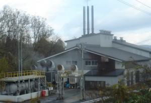 村山氏のバイオチップ工場。ここはガス化して利用。